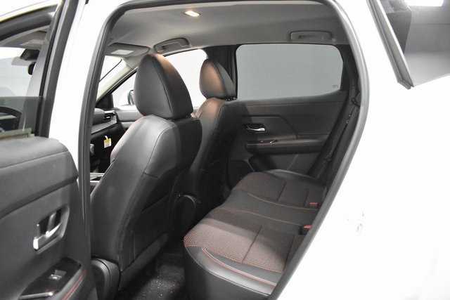 Certified 2025 Nissan Kicks SR image 27