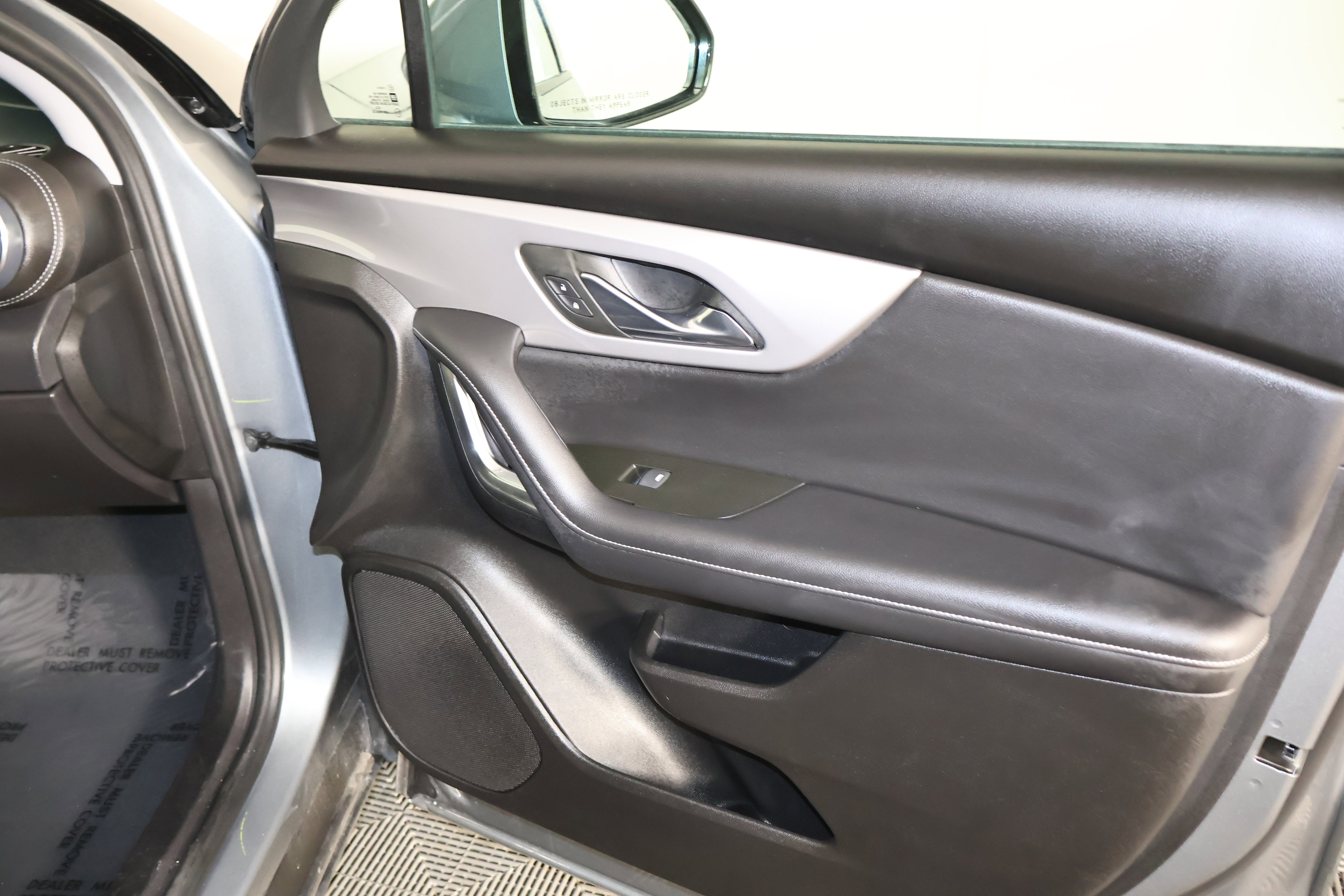 Used 2025 Chevrolet Blazer LT AWD/4WD image 39