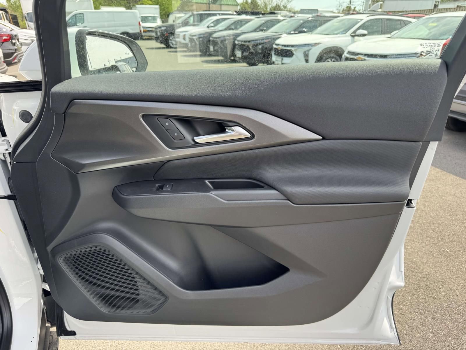 New 2026 Chevrolet Equinox EV LT image 29