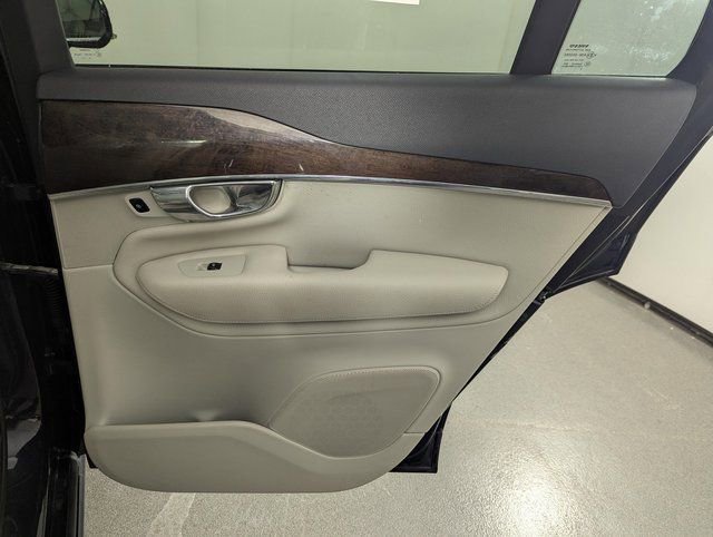 Used 2016 Volvo XC90 T6 Momentum w/ Momentum Plus Package image 26