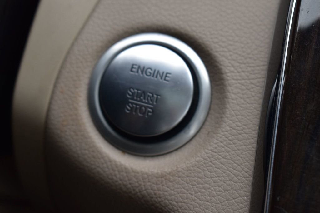 Used 2015 Mercedes-Benz C 300 Sedan image 32