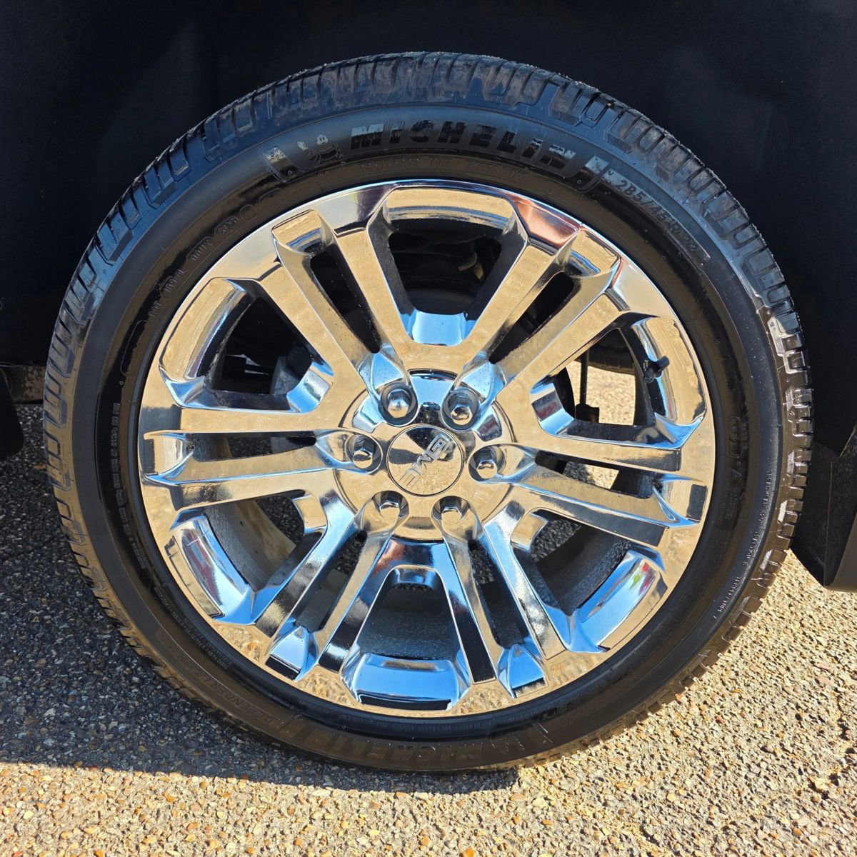 Used 2018 GMC Yukon SLT w/ Premium Edition AWD/4WD image 8