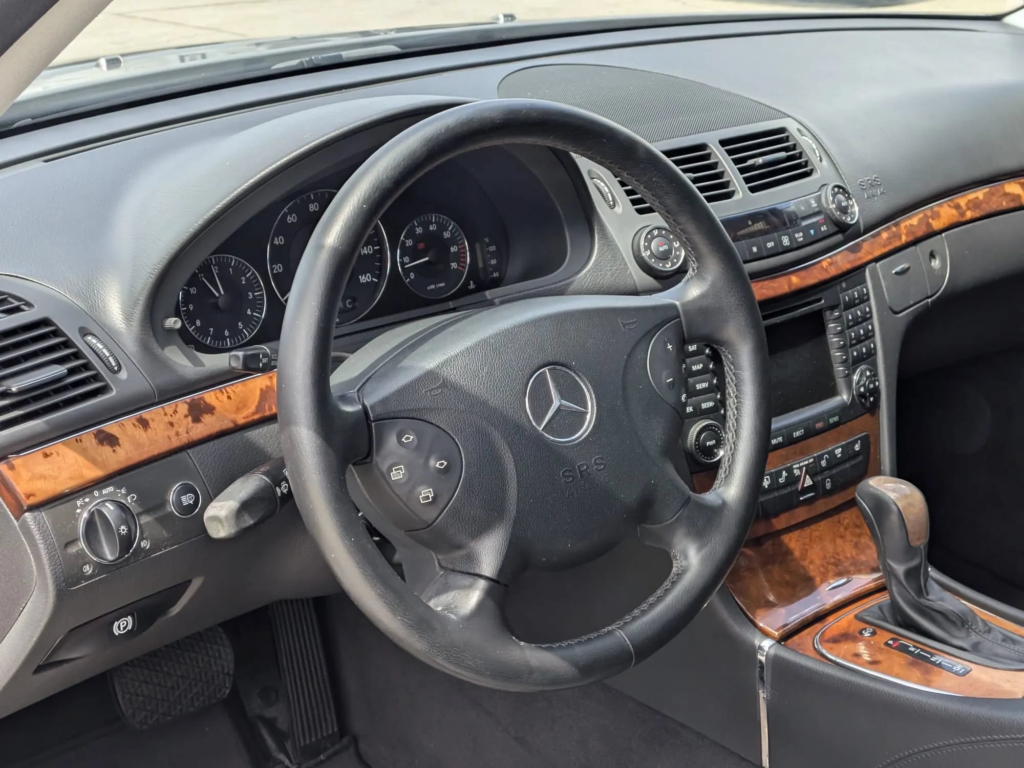 Used 2005 Mercedes-Benz E 500 Sedan image 13