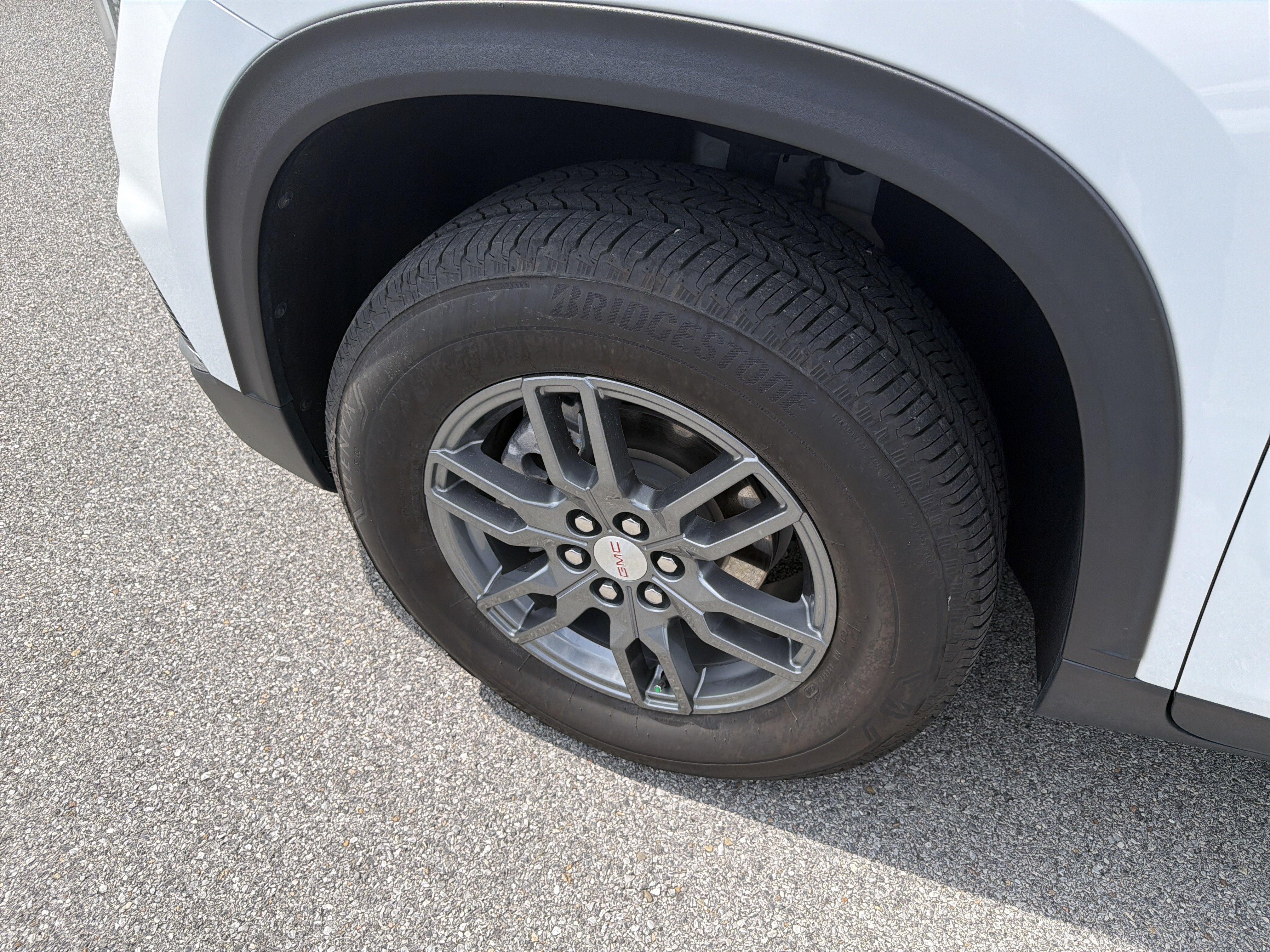 Used 2025 GMC Acadia Elevation FWD image 11