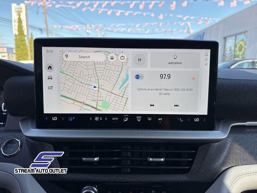 Used 2025 Ford Explorer Platinum w/ Ultimate Package image 19