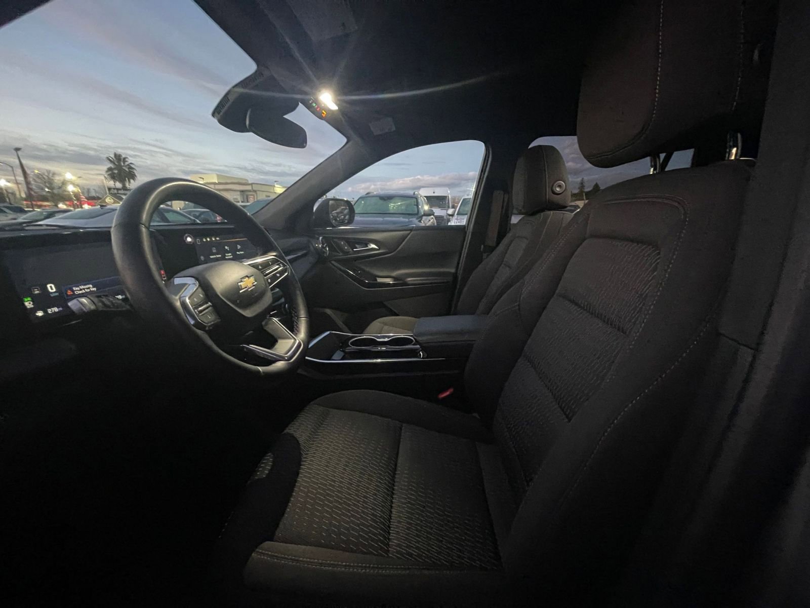 Used 2025 Chevrolet Equinox LT image 27