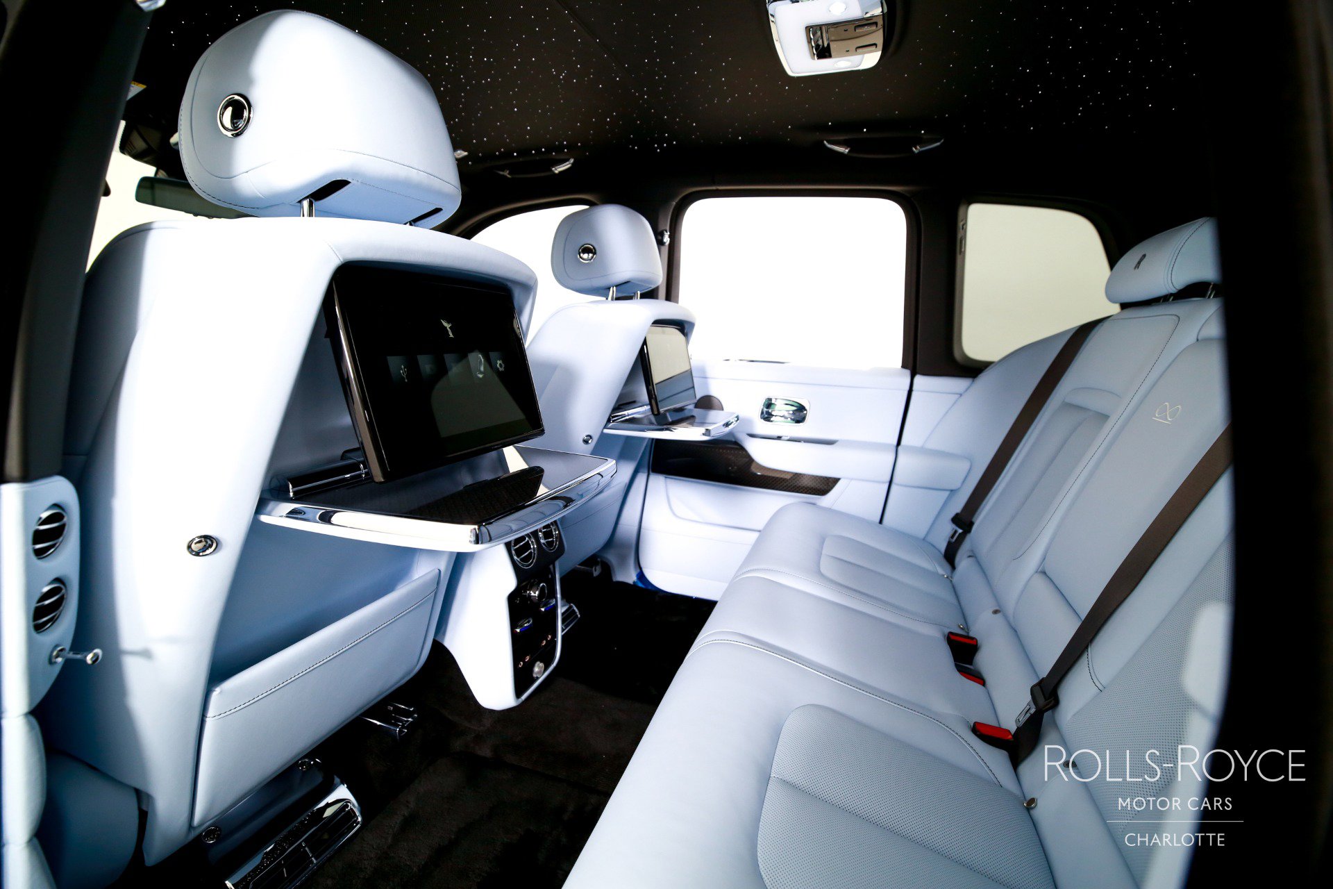 New 2026 Rolls-Royce Cullinan Black Badge image 20