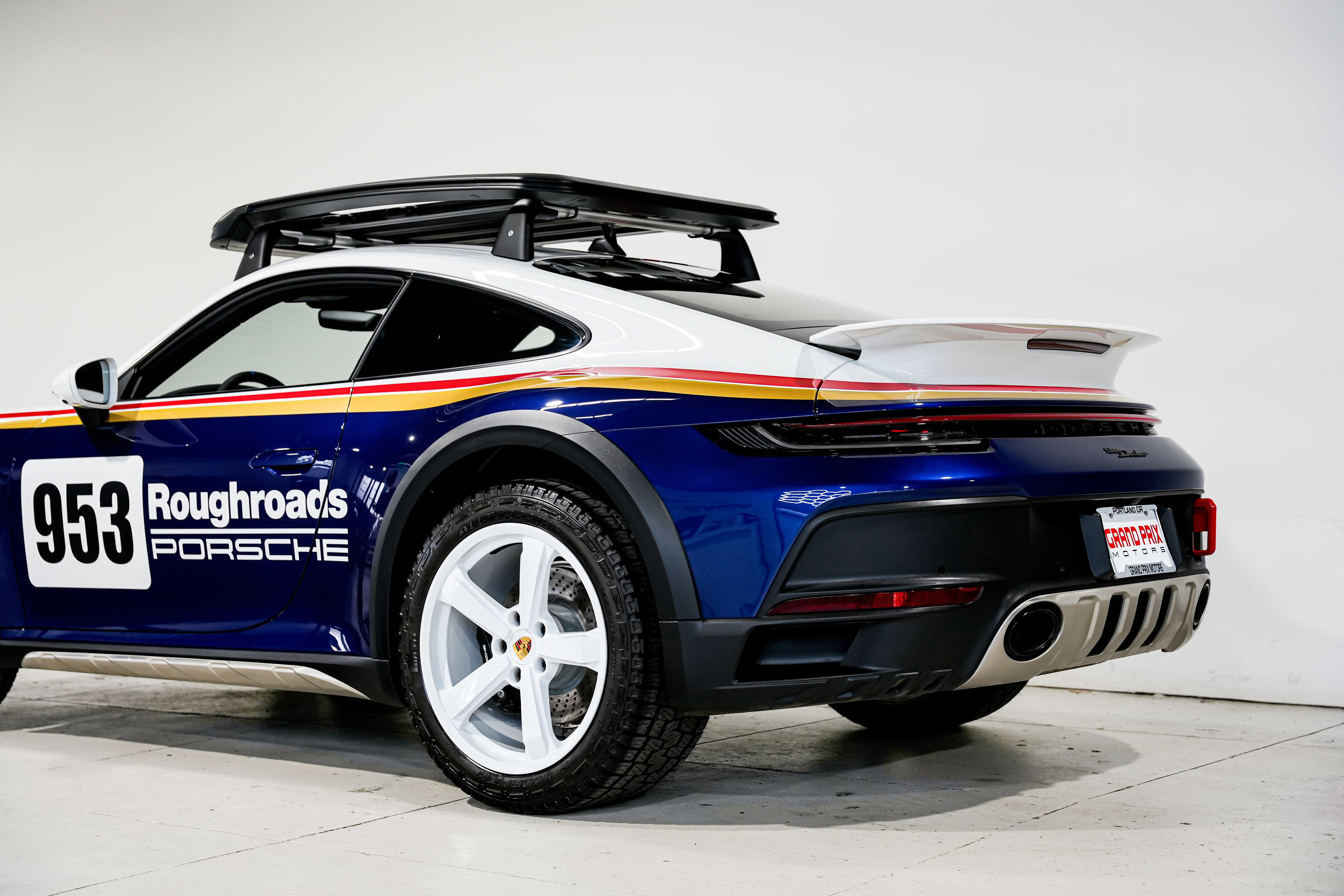 Used 2024 Porsche 911 Dakar image 42