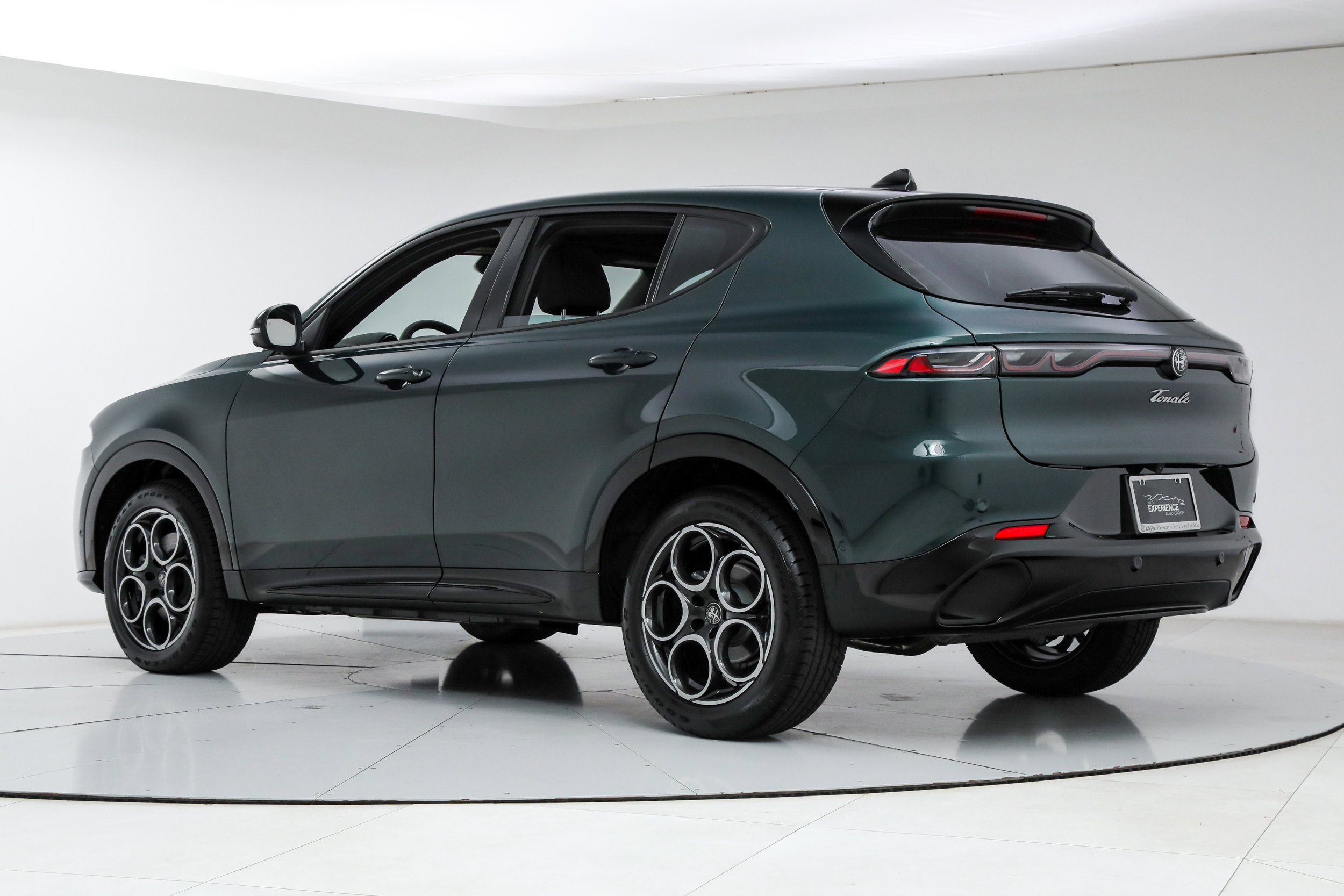 New 2026 Alfa Romeo Tonale Sprint w/ Active Assist Package AWD/4WD image 3