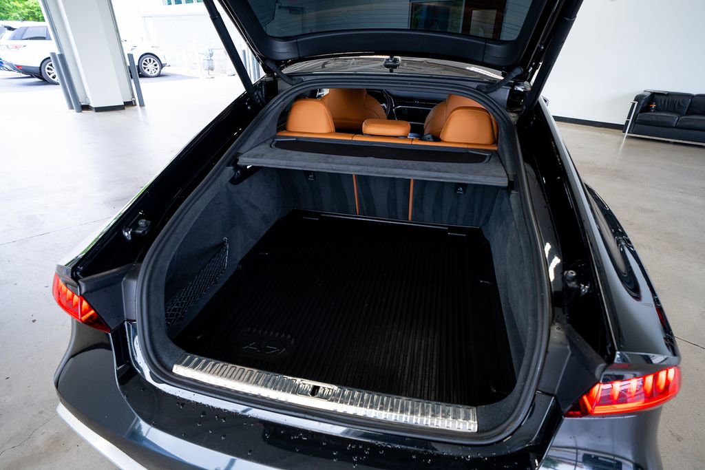 Used 2022 Audi RS 7 Sportback AWD/4WD image 50