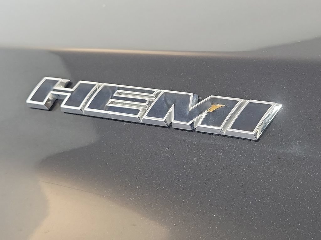 Used 2015 Dodge Challenger R/T Plus RWD image 8