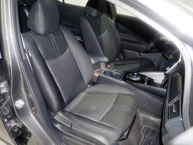 Used 2025 Nissan Leaf SV Plus FWD image 2