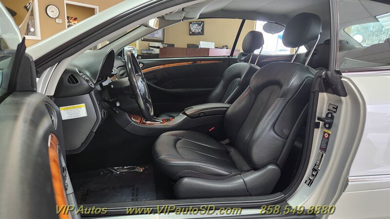 Used 2005 Mercedes-Benz CLK 320 Cabriolet image 11