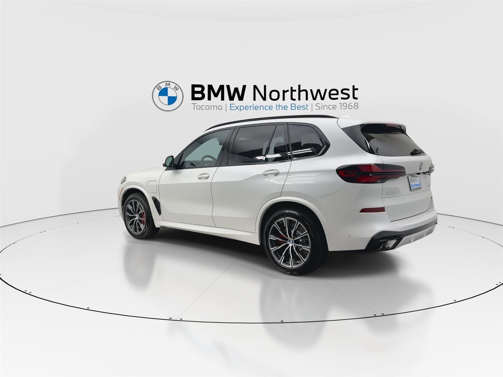 New 2026 BMW X5 xDrive50e w/ Executive Package image 12