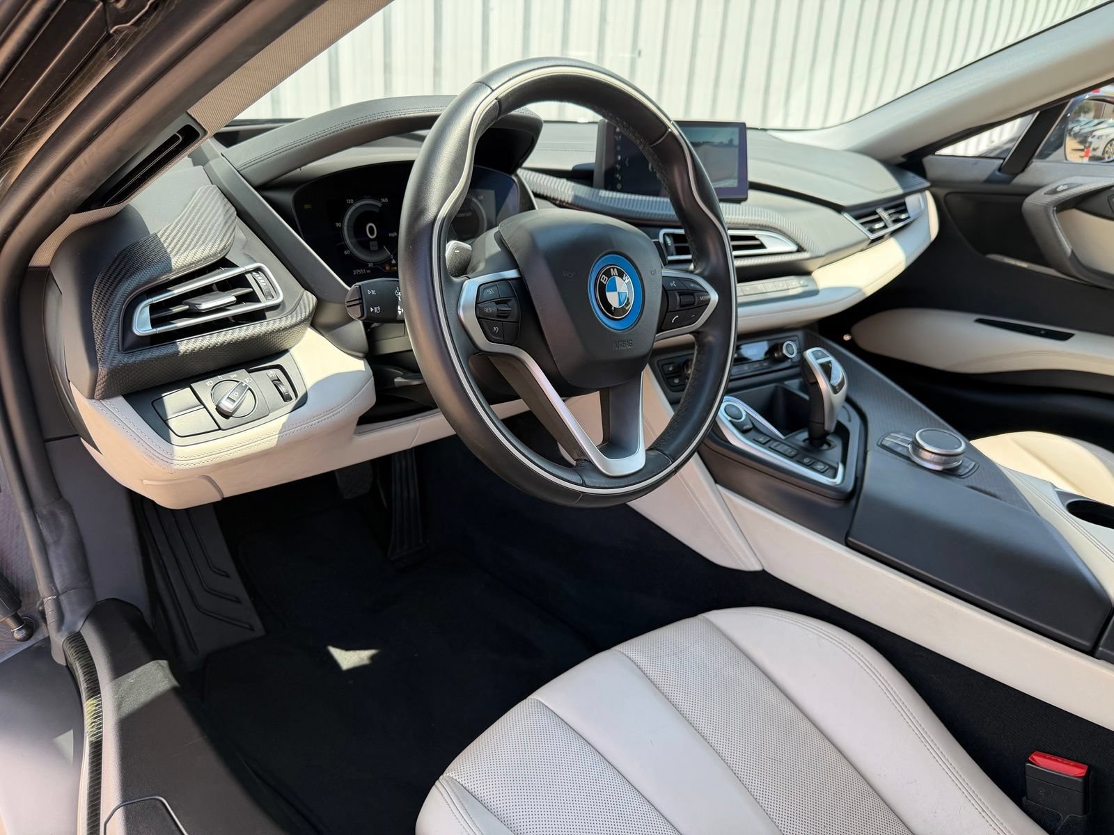Used 2019 BMW i8 Coupe AWD/4WD image 19