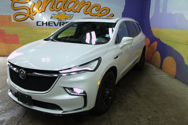 Used 2024 Buick Enclave Essence w/ Experience Buick Package image 4