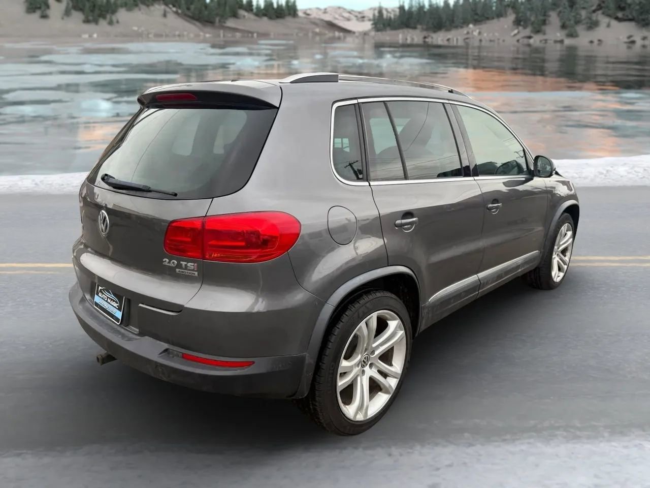 Used 2012 Volkswagen Tiguan S AWD/4WD image 3