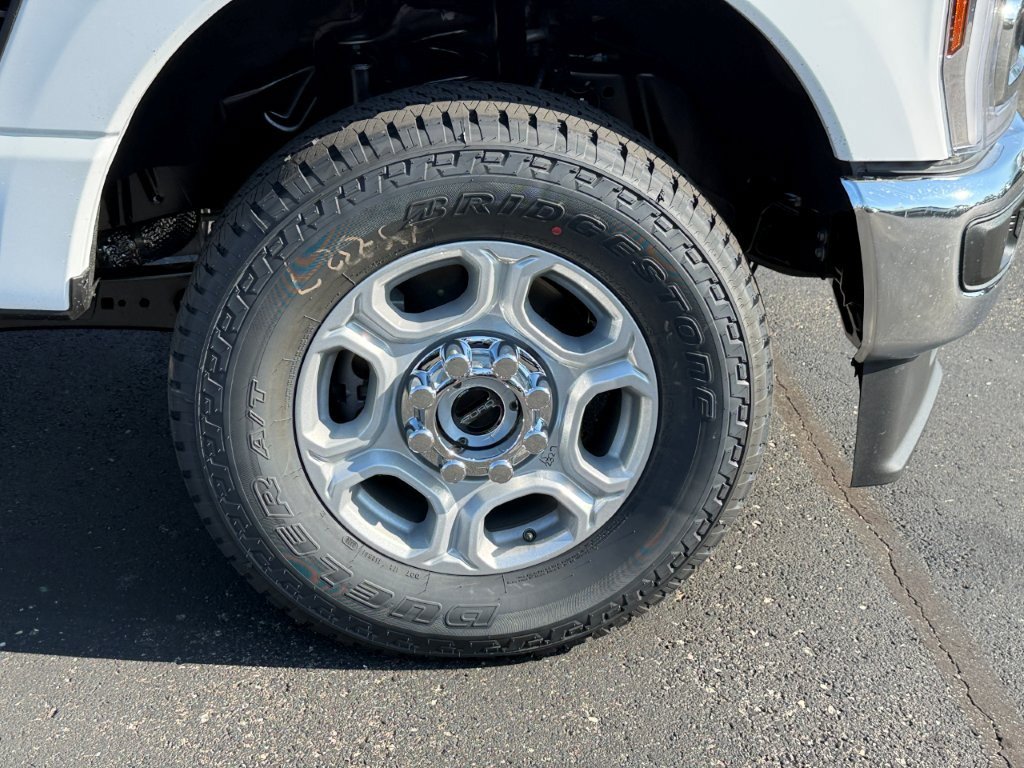 New 2027 Ford F250 XLT w/ XLT Premium Package AWD/4WD image 9