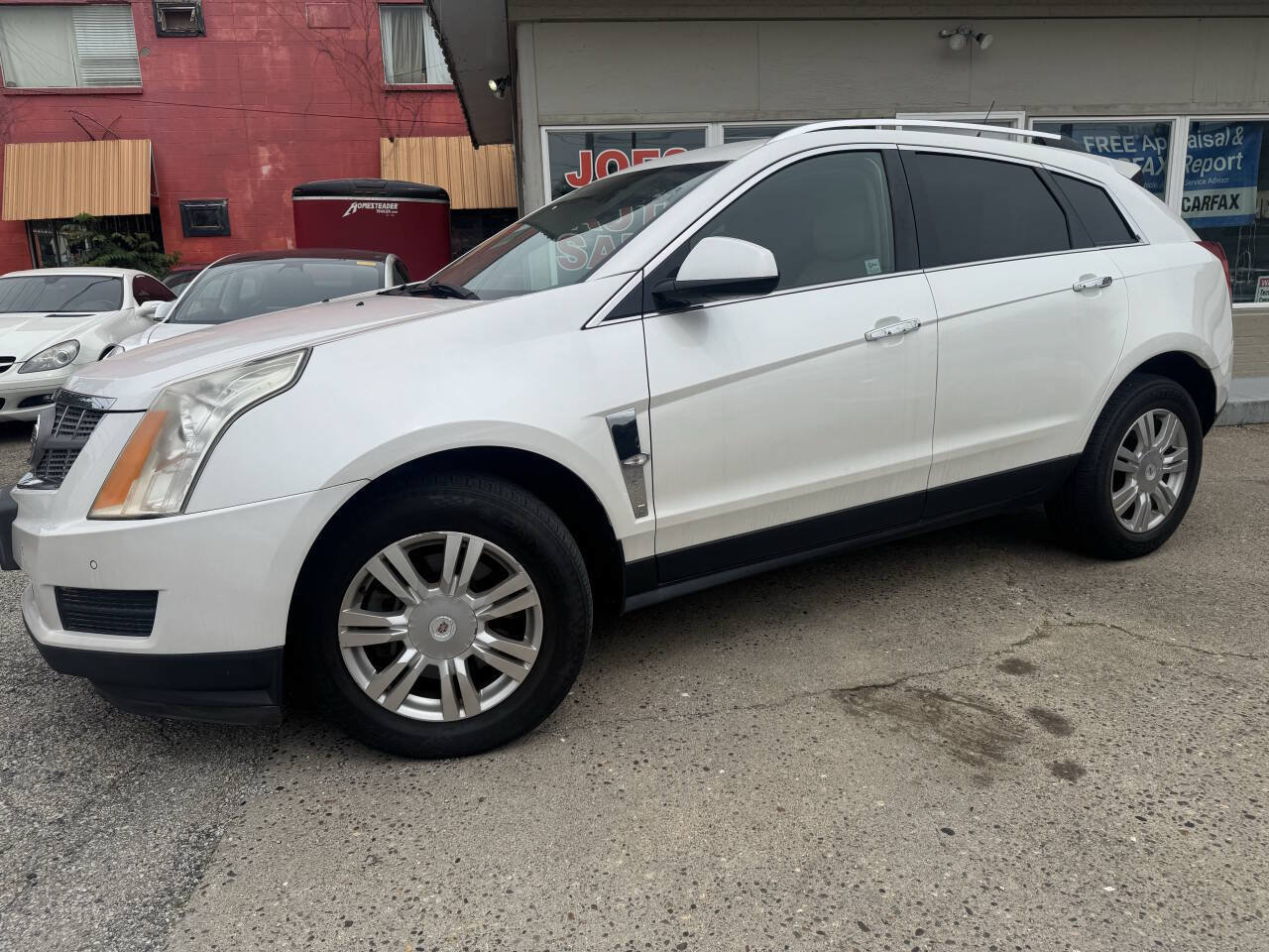 Used 2011 Cadillac SRX Luxury FWD image 3