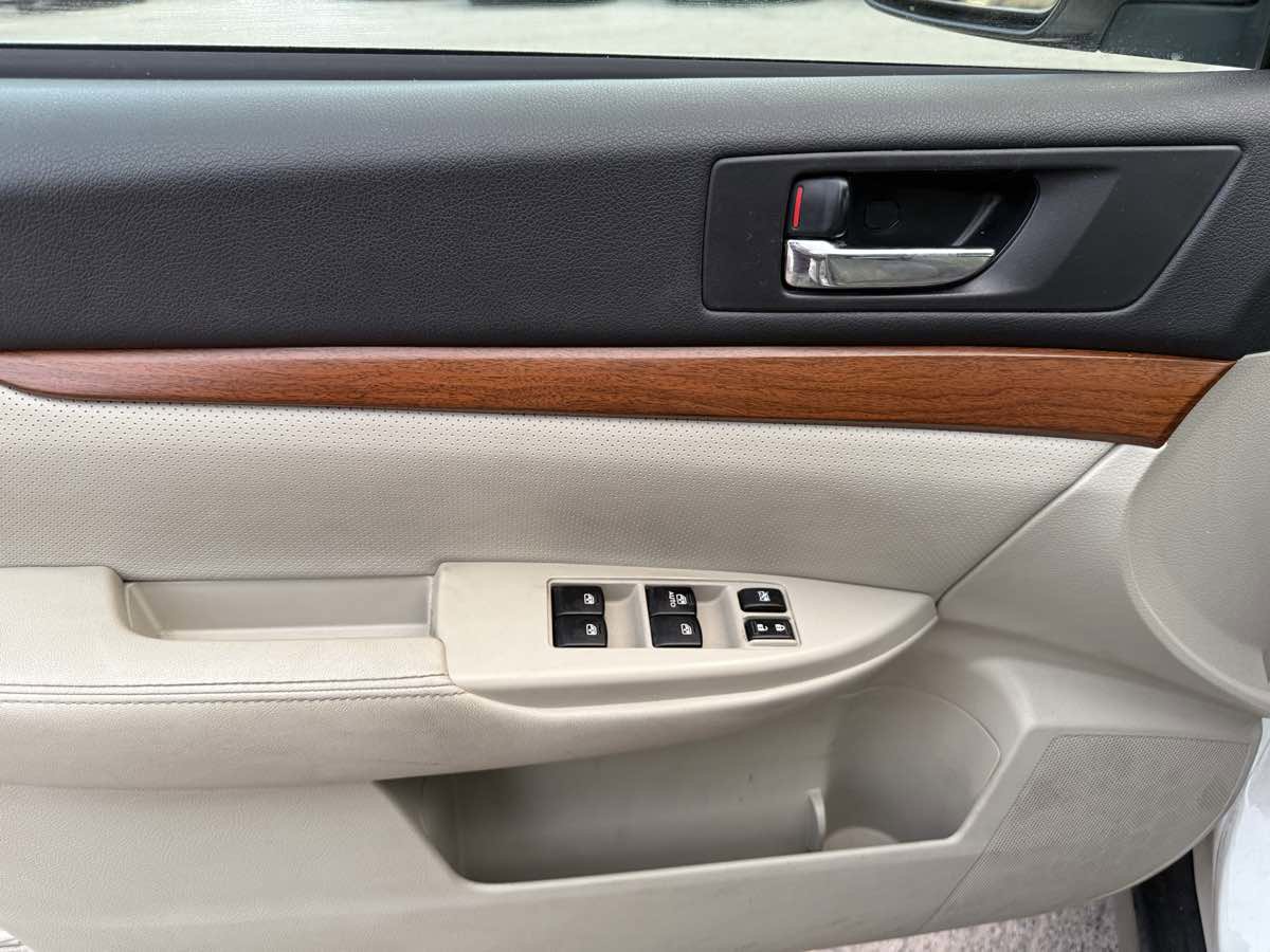 Used 2014 Subaru Outback 2.5i Limited image 11
