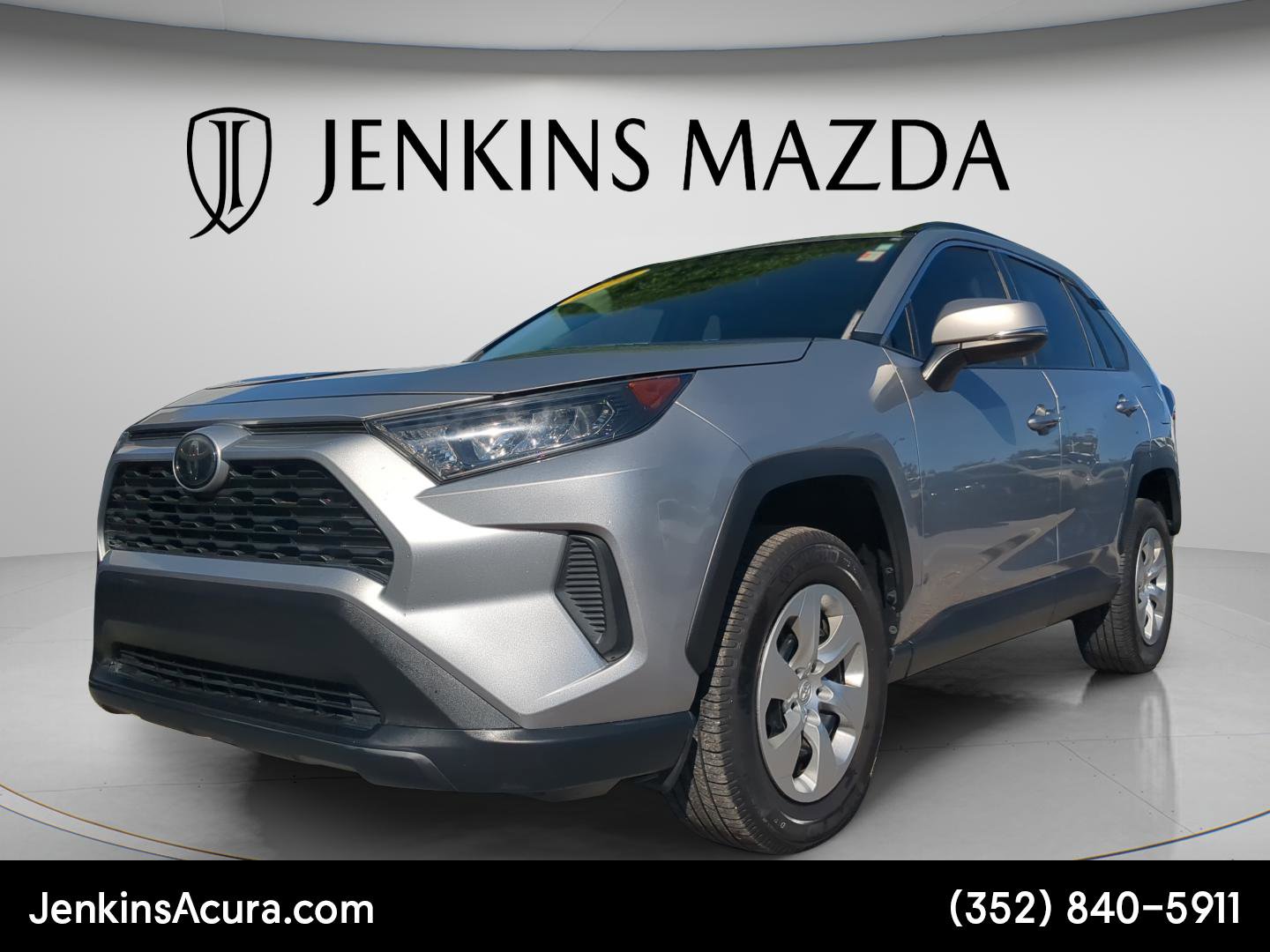Used 2020 Toyota RAV4 LE image 7