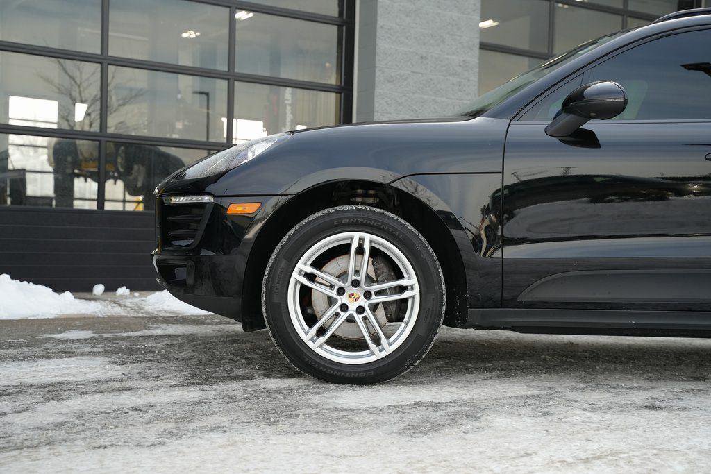 Used 2017 Porsche Macan w/ Driver Memory Package image 18