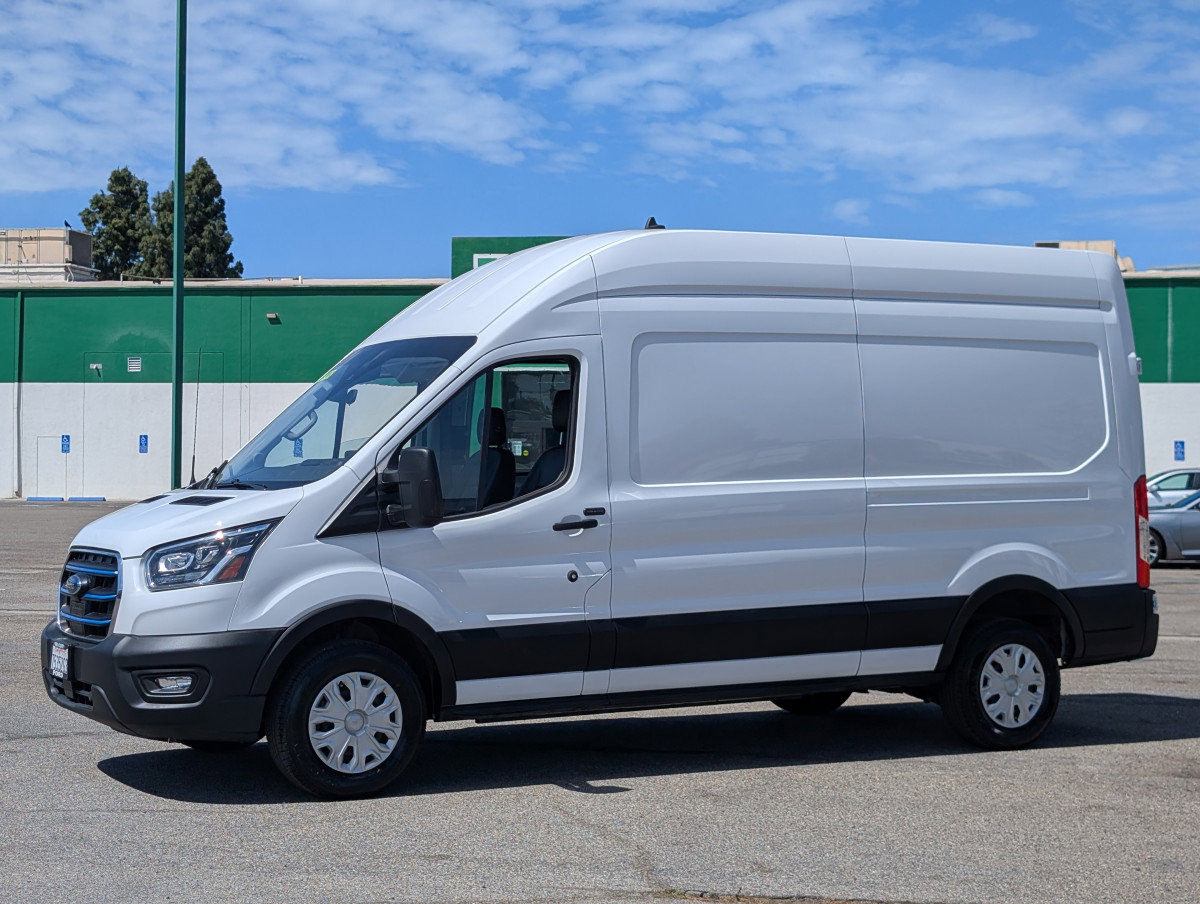 Used 2023 Ford E-Transit 148 High Roof image 7