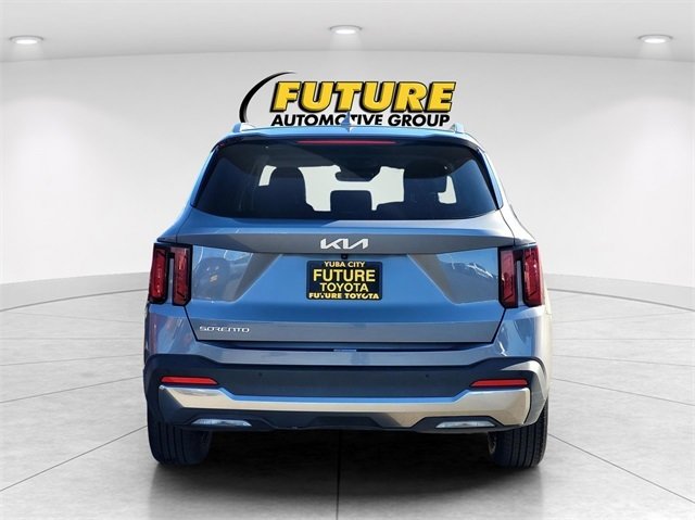 Used 2024 Kia Sorento S image 6