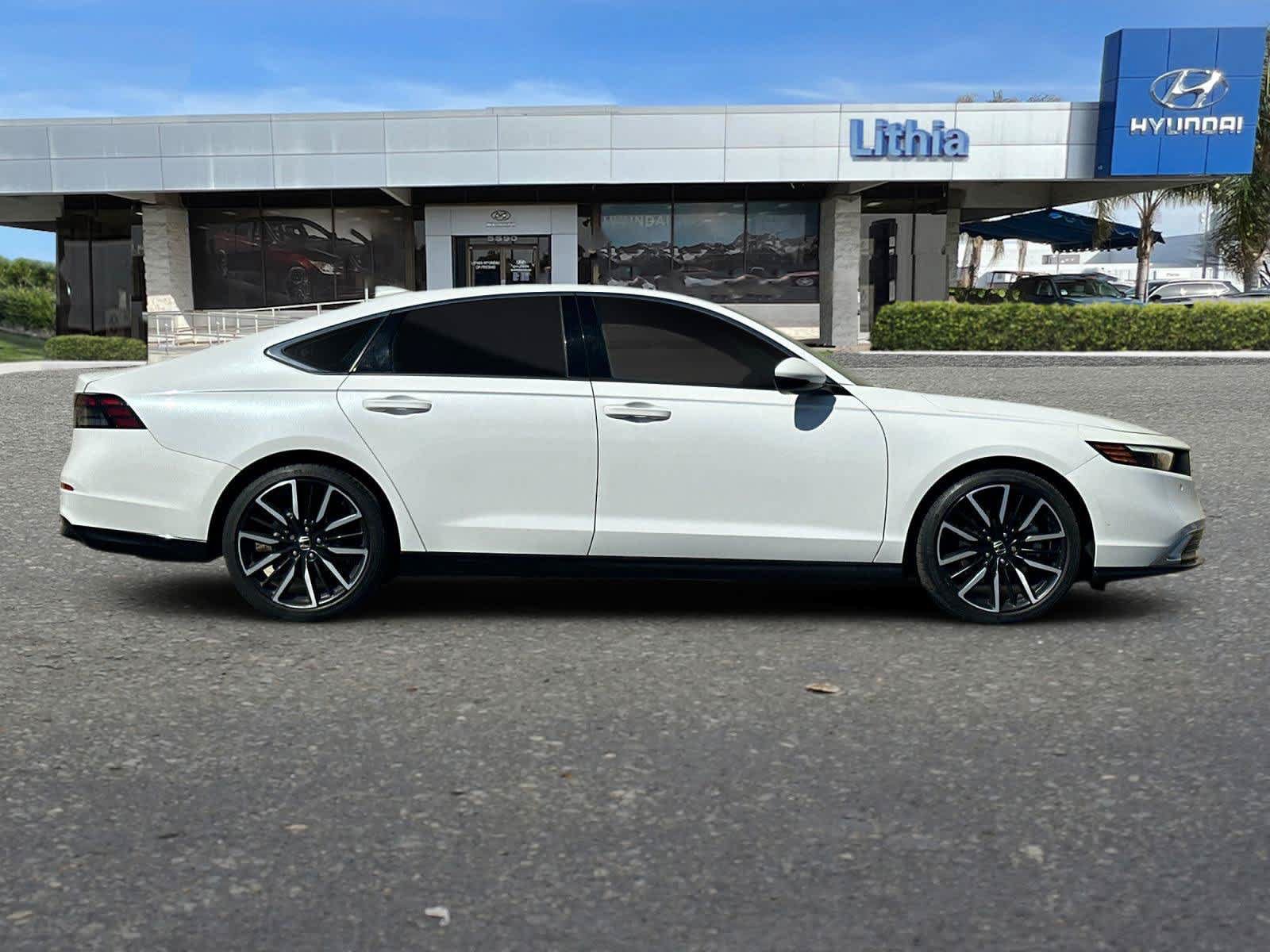 Used 2023 Honda Accord Touring image 9