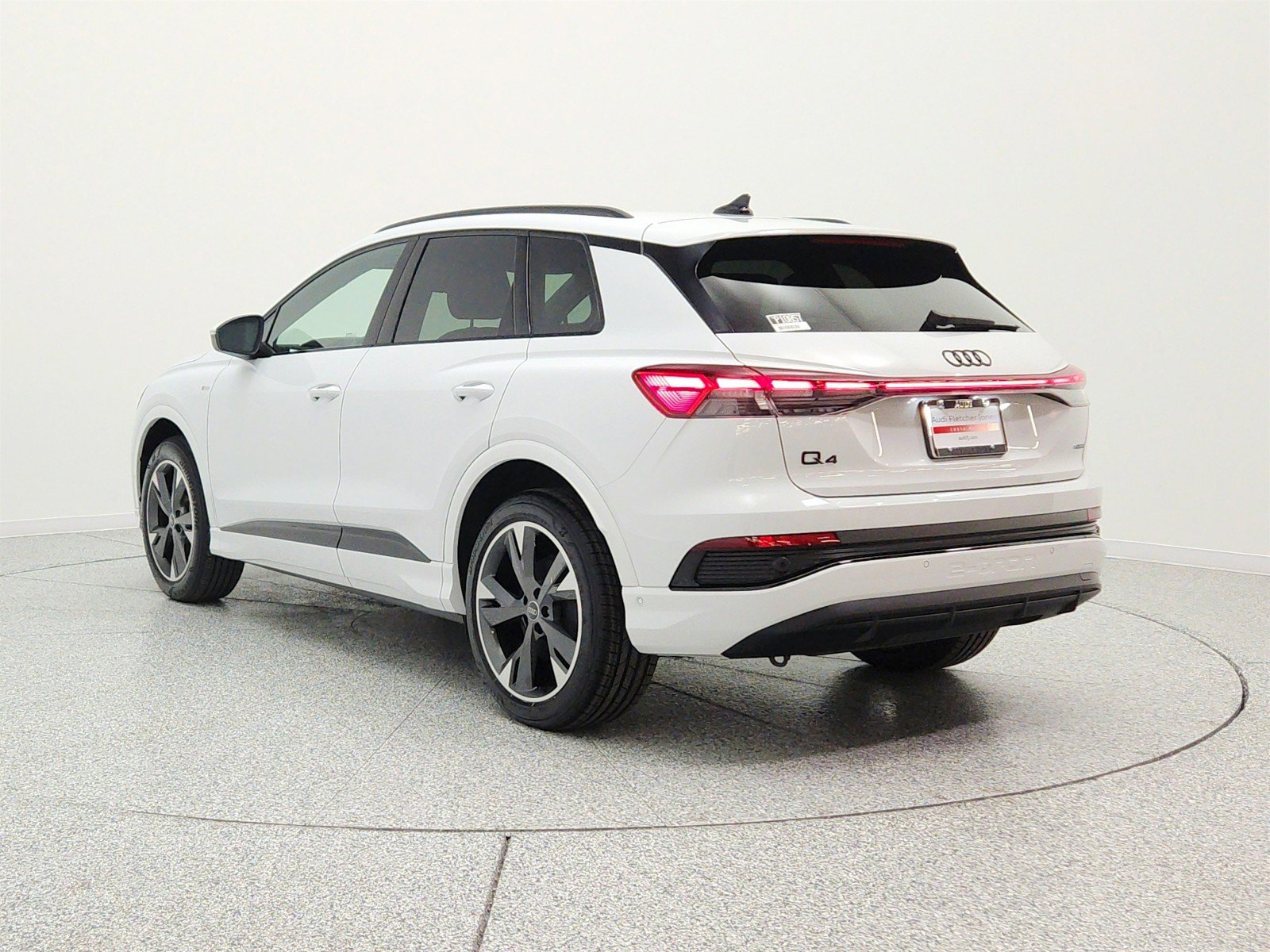 Used 2024 Audi Q4 e-tron Premium Plus w/ Premium Plus AWD/4WD image 7