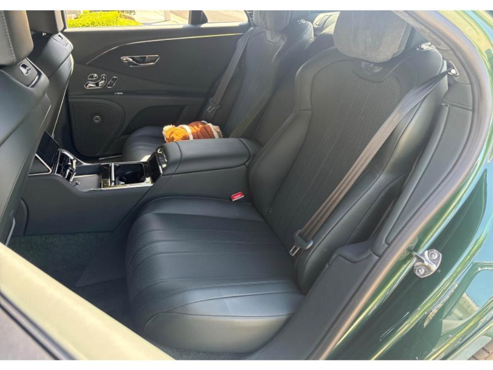 Used 2022 Bentley Flying Spur V8 AWD/4WD image 4