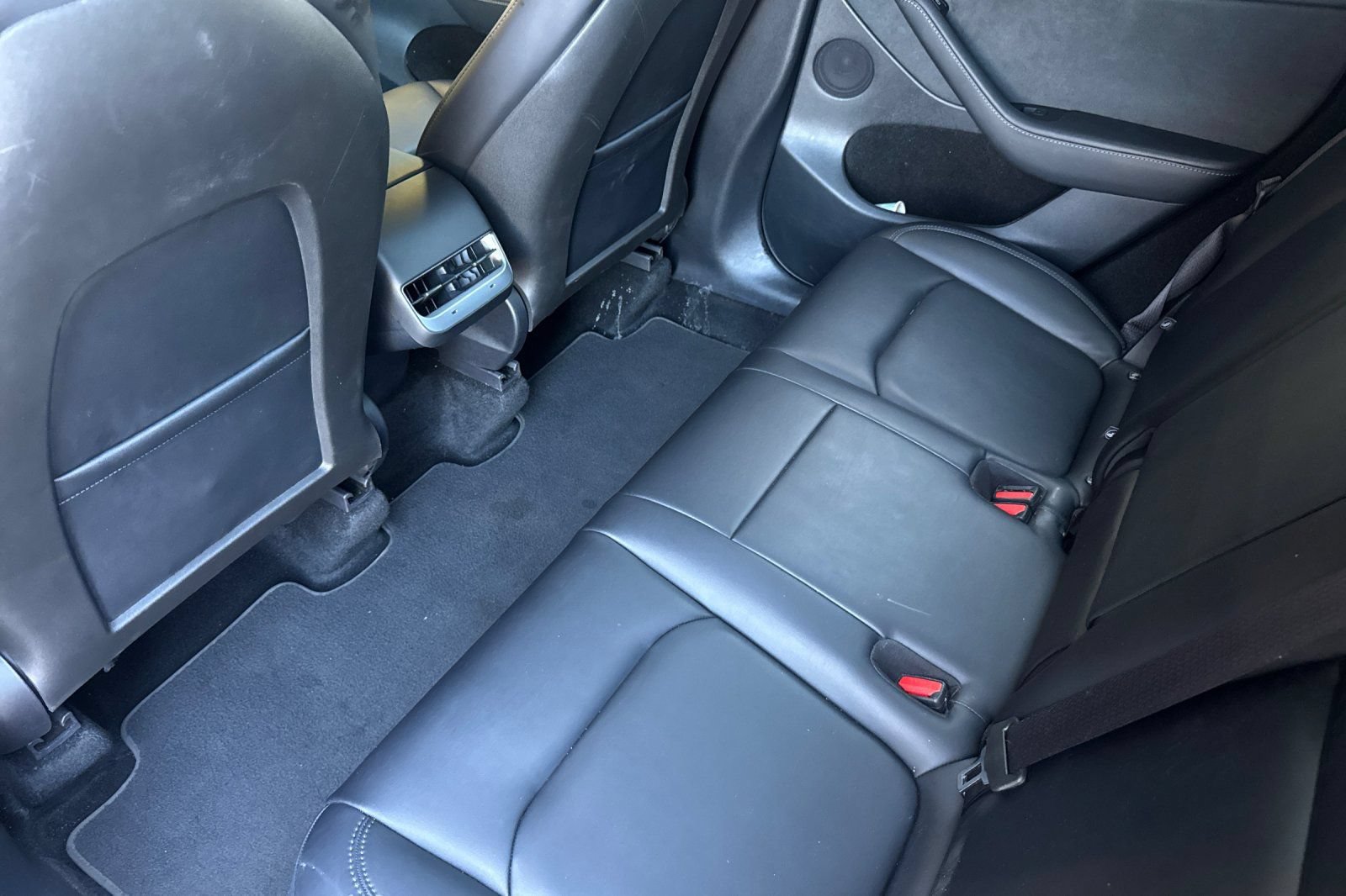 Used 2025 Tesla Model Y Performance AWD/4WD image 15