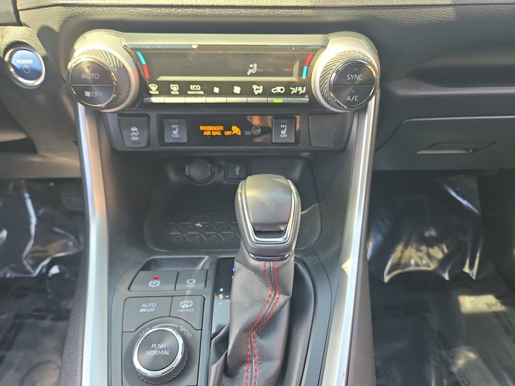 Used 2021 Toyota RAV4 SE w/ Weather & Moonroof Package AWD/4WD image 11