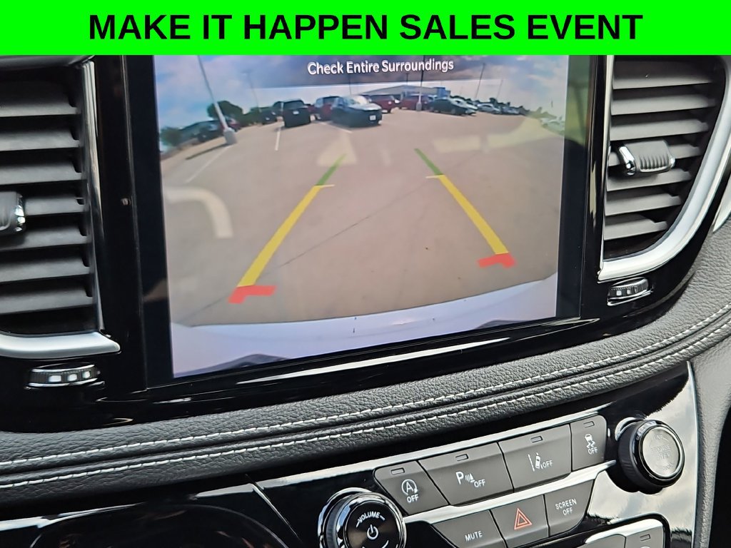 Used 2025 Chrysler Pacifica Limited FWD image 37