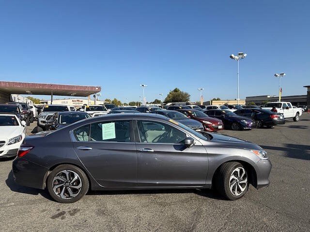 Used 2017 Honda Accord EX image 6