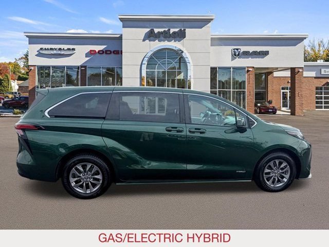 Used 2021 Toyota Sienna LE FWD image 7