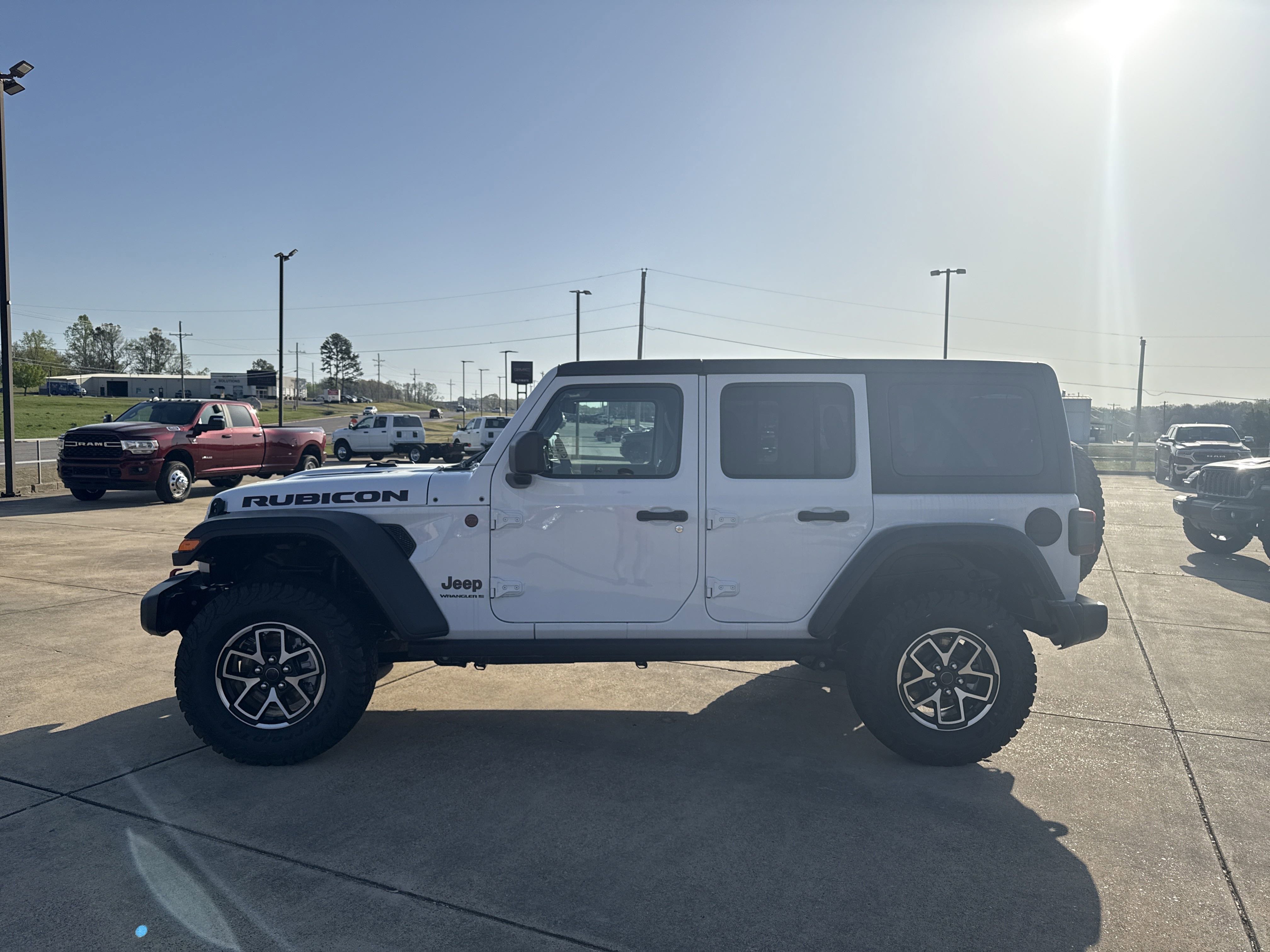 New 2025 Jeep Wrangler Unlimited Rubicon w/ Technology Group image 4