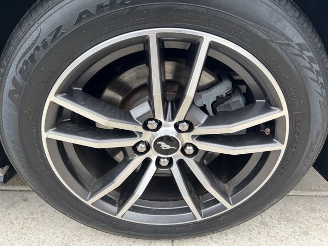 Used 2017 Ford Mustang GT Premium RWD image 10