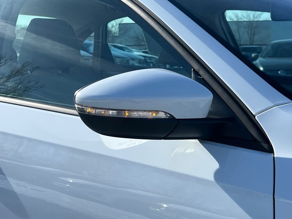 Used 2019 Volkswagen Passat 2.0T Wolfsburg image 8