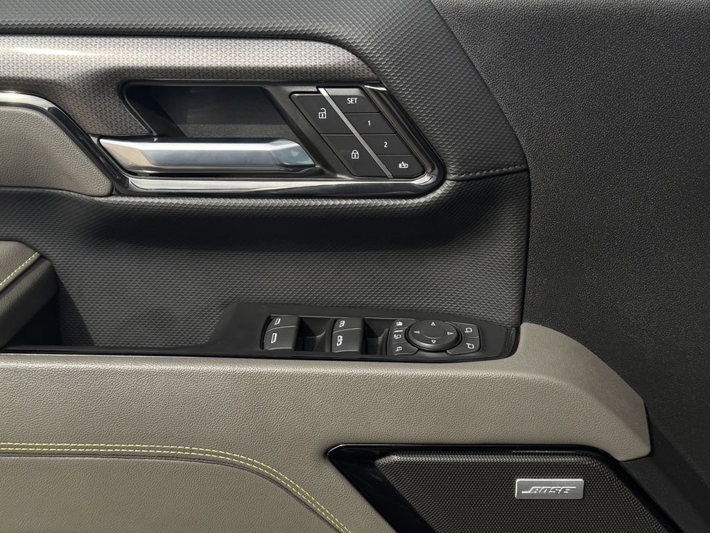 Used 2024 Chevrolet Silverado 2500 ZR2 w/ Technology Package image 24