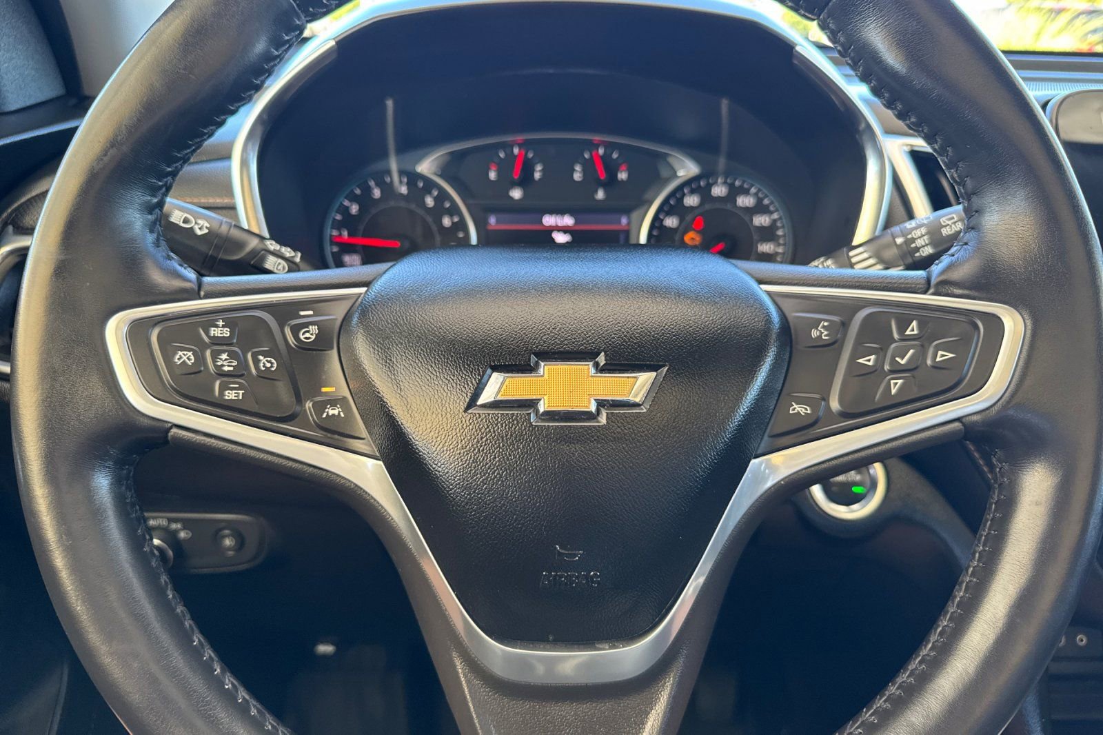 Used 2022 Chevrolet Equinox Premier AWD/4WD image 24