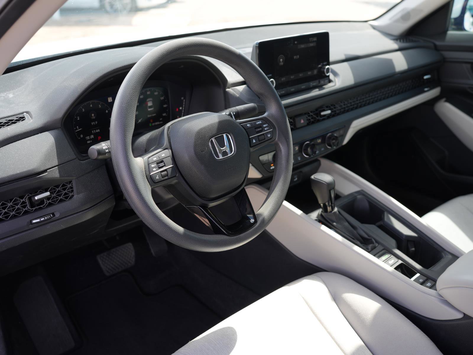 Used 2023 Honda Accord EX image 14