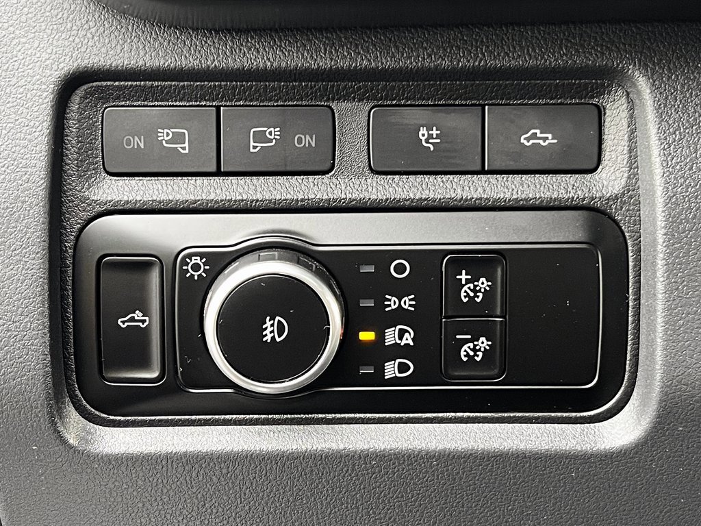 Used 2024 Ford F450 Platinum image 32