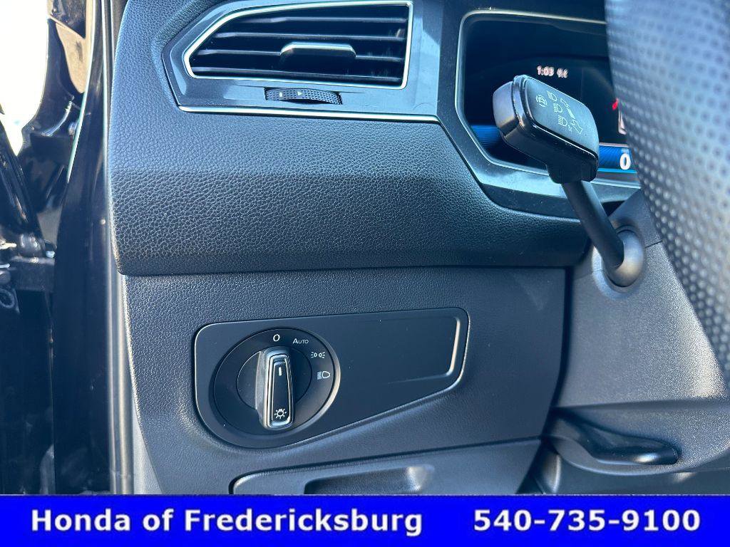 Used 2024 Volkswagen Tiguan SE R-Line image 29