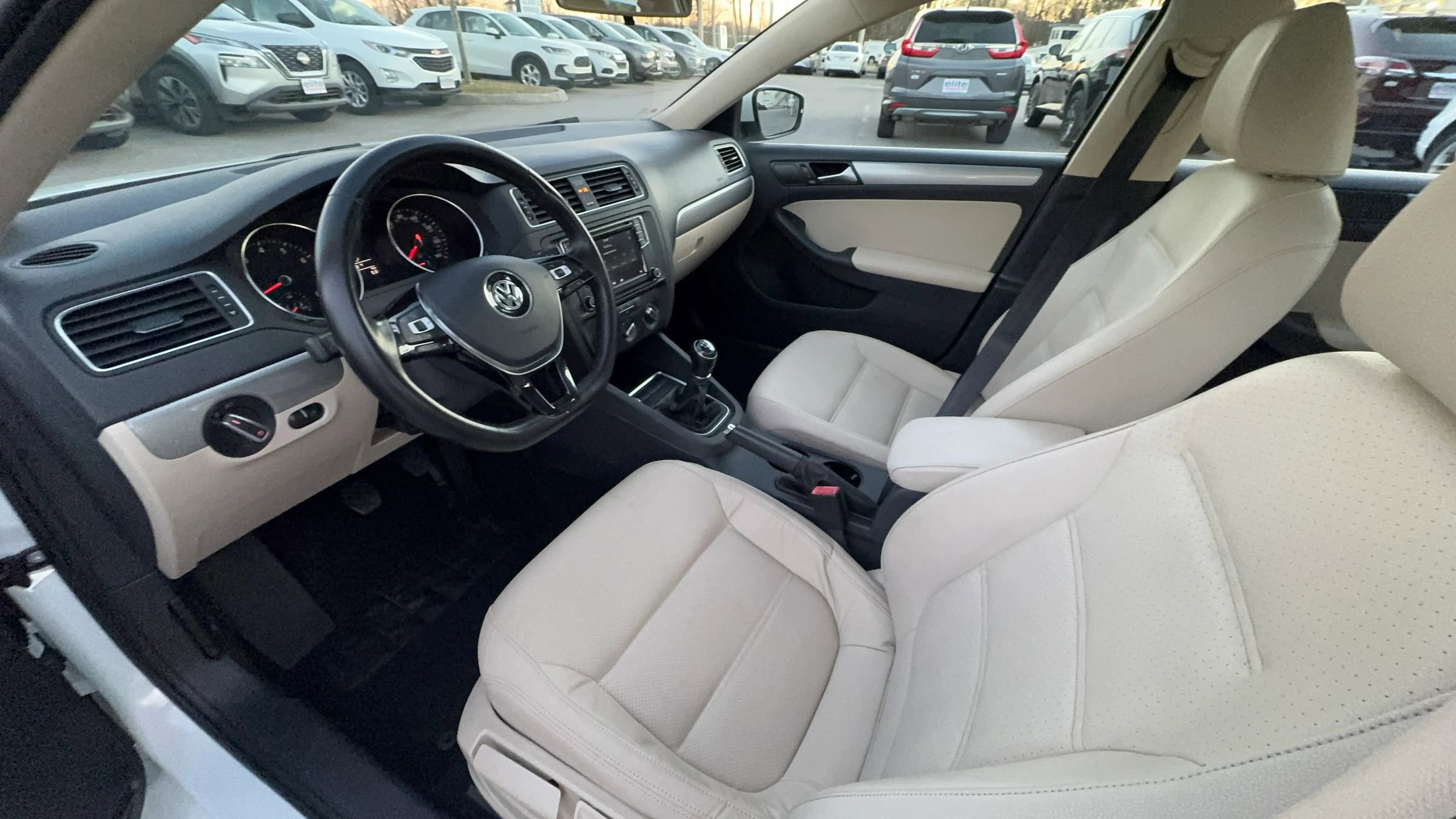 Used 2017 Volkswagen Jetta SE image 14