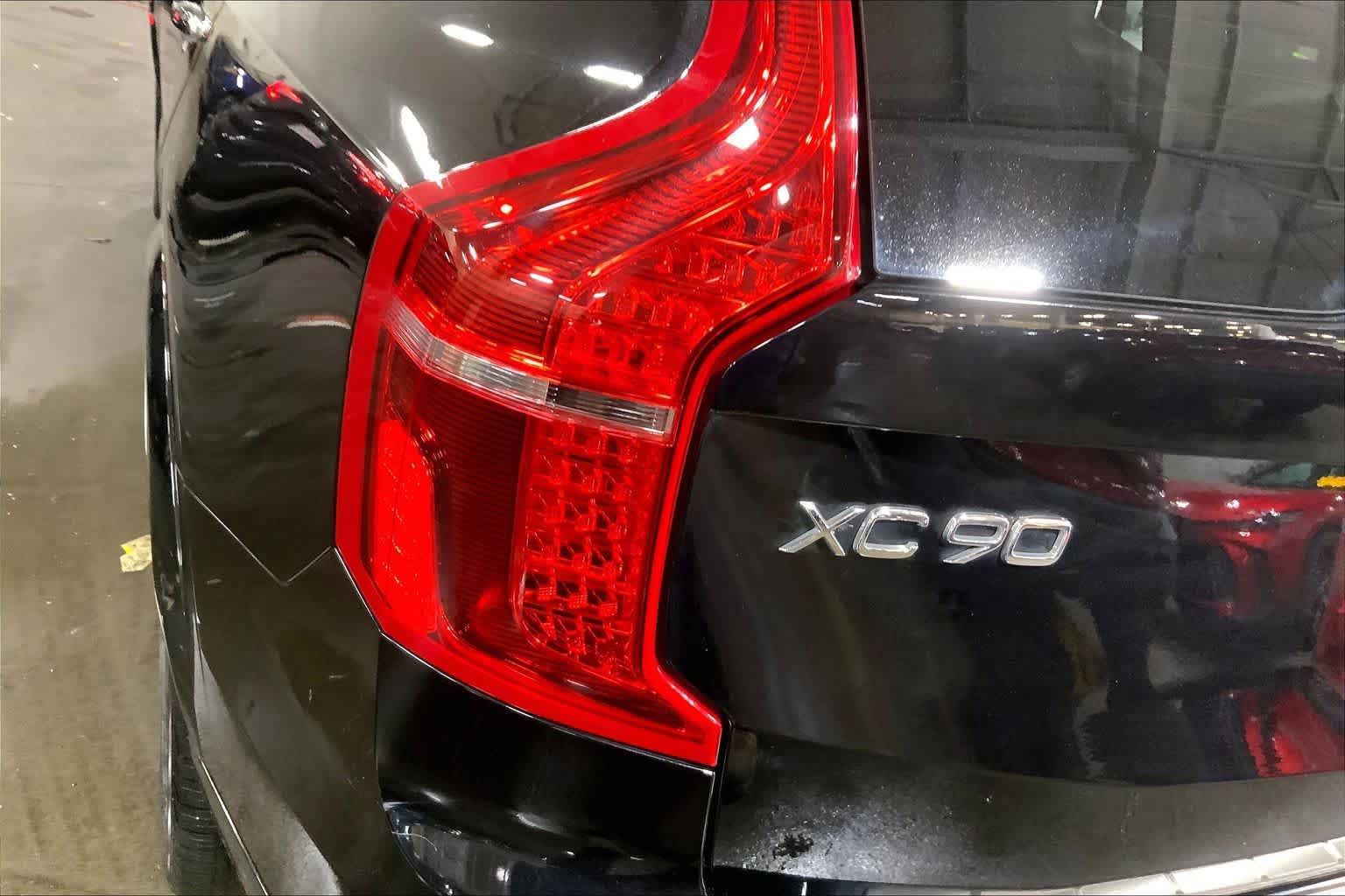 Used 2019 Volvo XC90 T5 Momentum w/ Protection Package Premier image 29