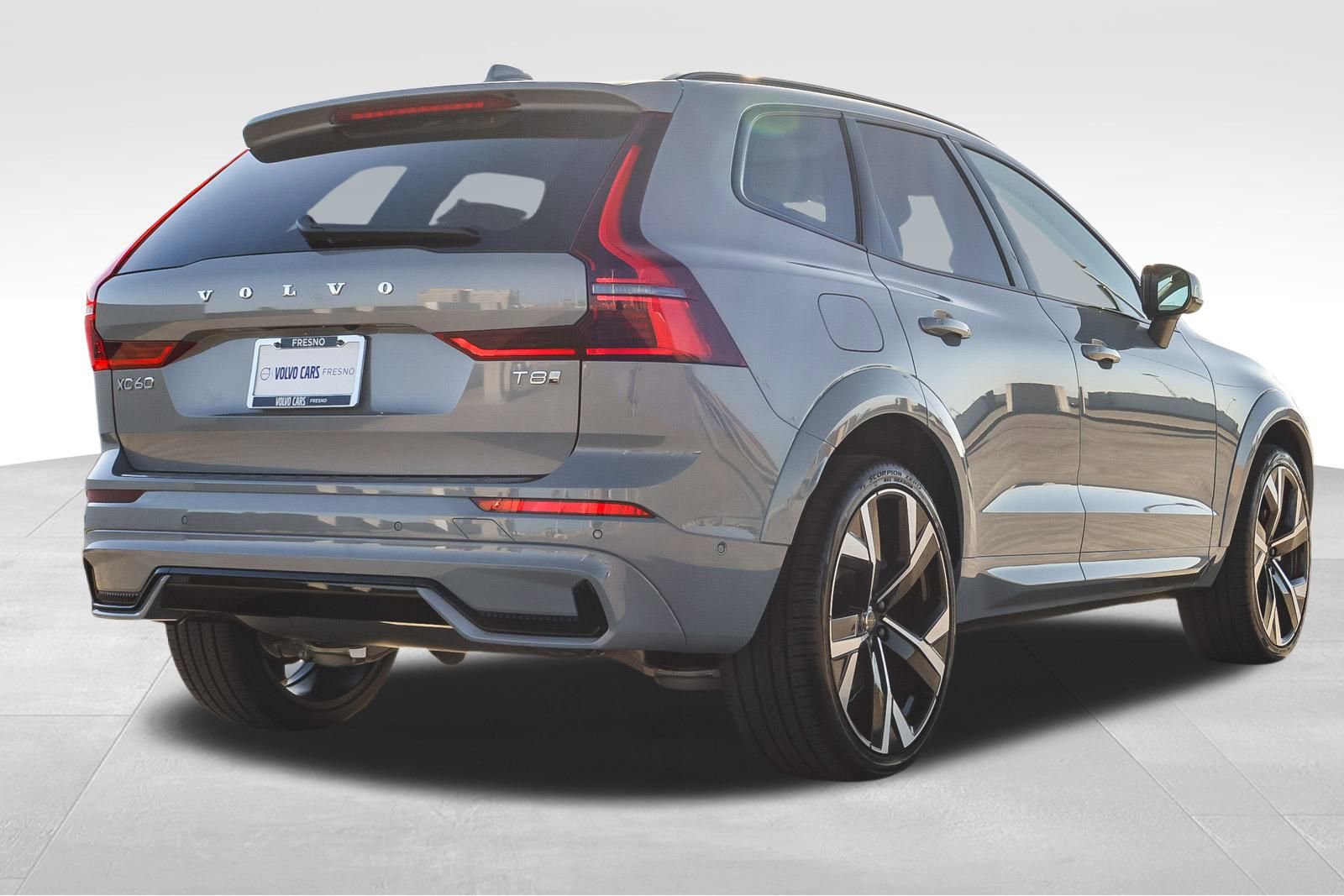 New 2026 Volvo XC60 T8 Ultra w/ Climate Package image 5