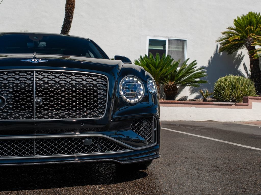 Used 2025 Bentley Flying Spur Plug-In Hybrid AWD/4WD image 10