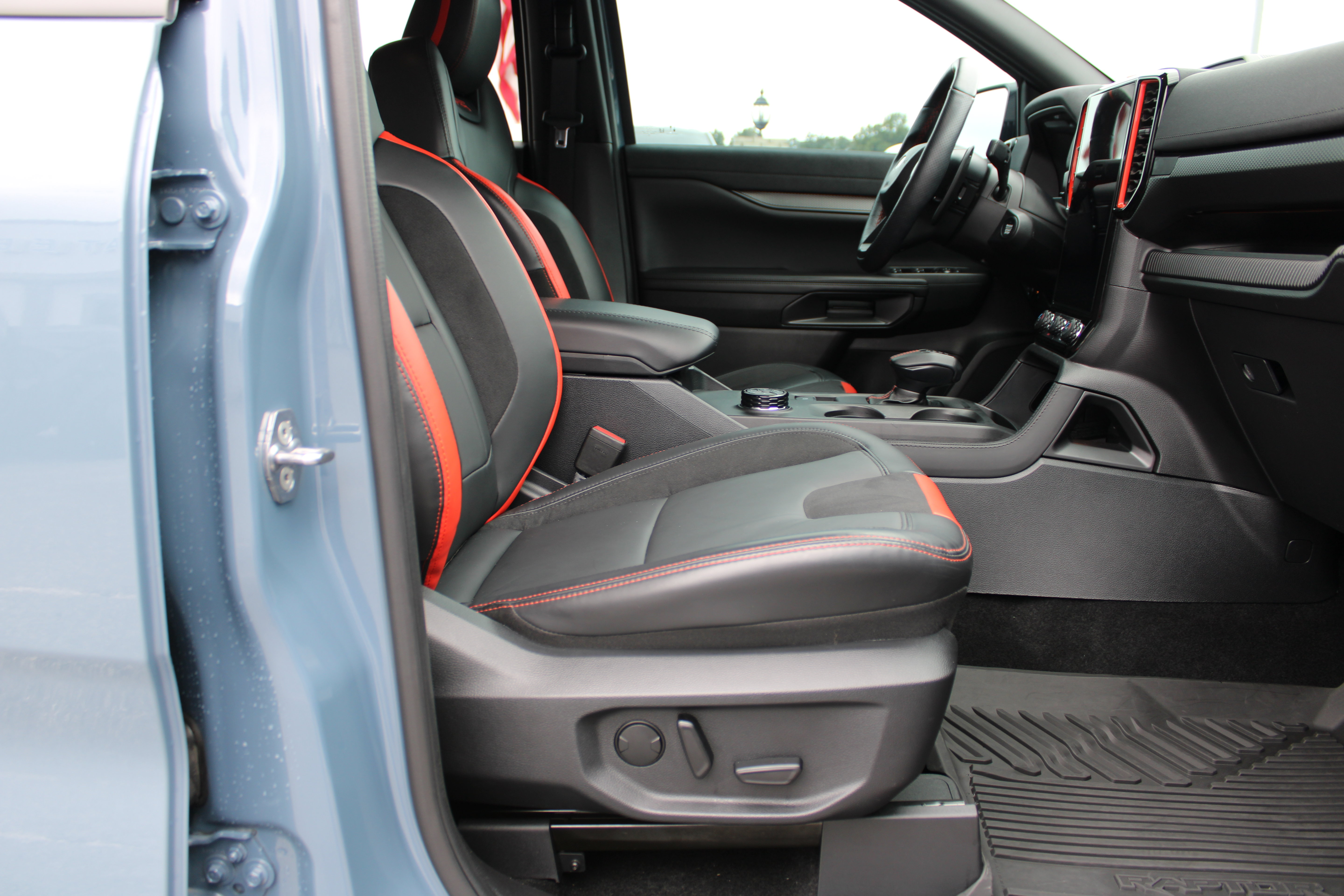 Used 2025 Ford Ranger Raptor AWD/4WD image 17