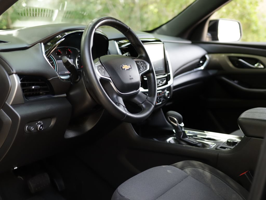 Used 2023 Chevrolet Traverse LT AWD/4WD image 9